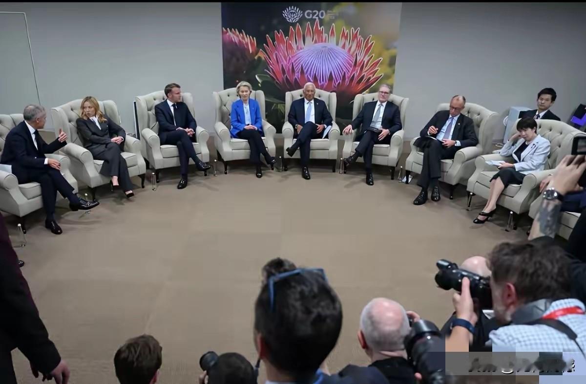 这些人为什么都喜欢翘着二郎腿？这一现象耐人寻味，这种坐姿本身也反映了一种心理，好