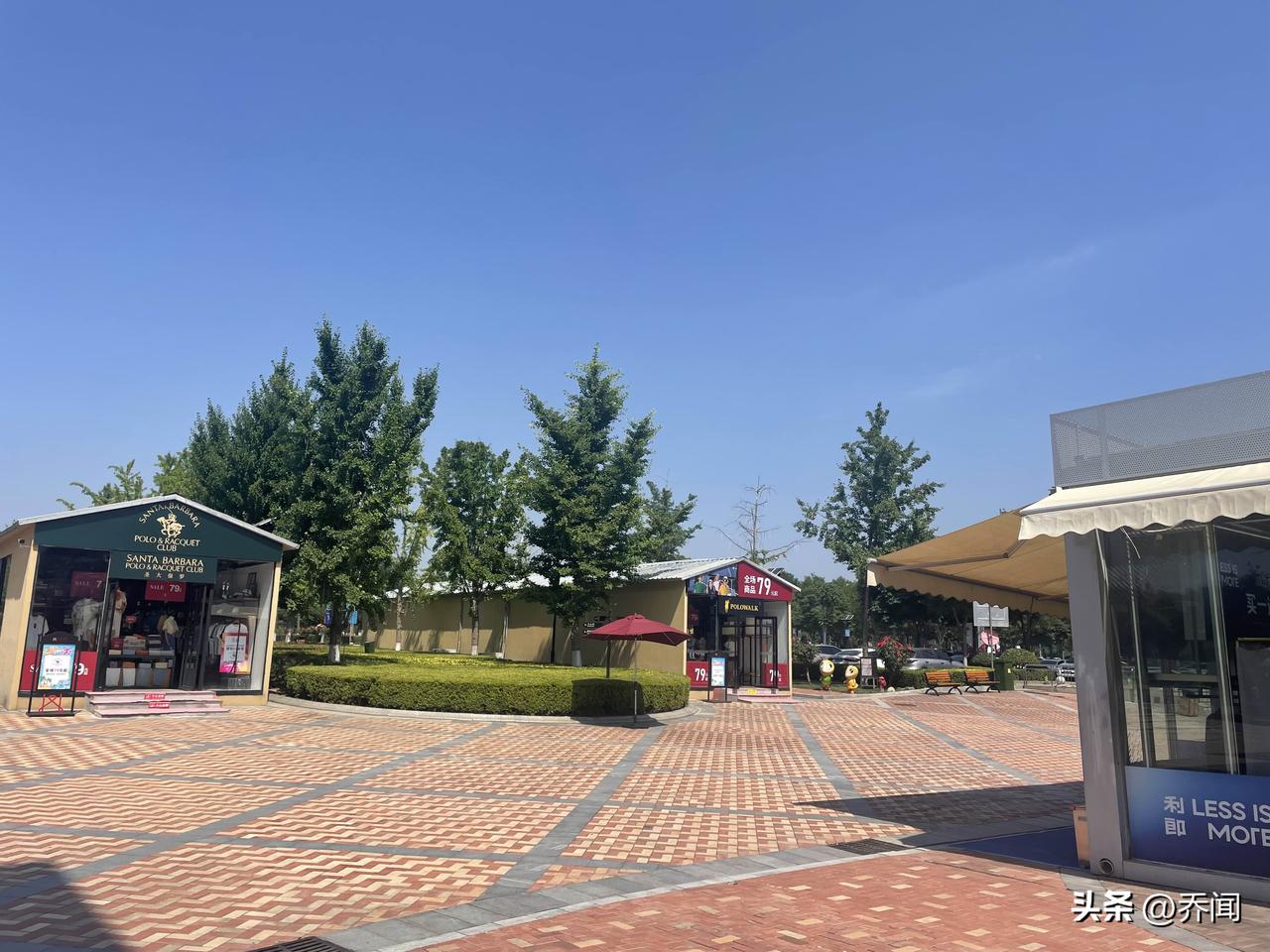 【七绝•仲夏由来不热难】
仲夏由来不热难，骄阳似火烤天蓝。
荷花午后催凉意，多少