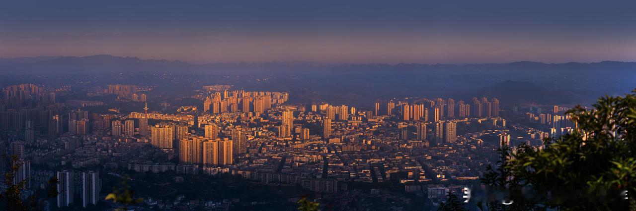 重庆风景图片璧山缙云山风光，采用全屏高清拍摄，住山上，拍摄到了漂亮的日出