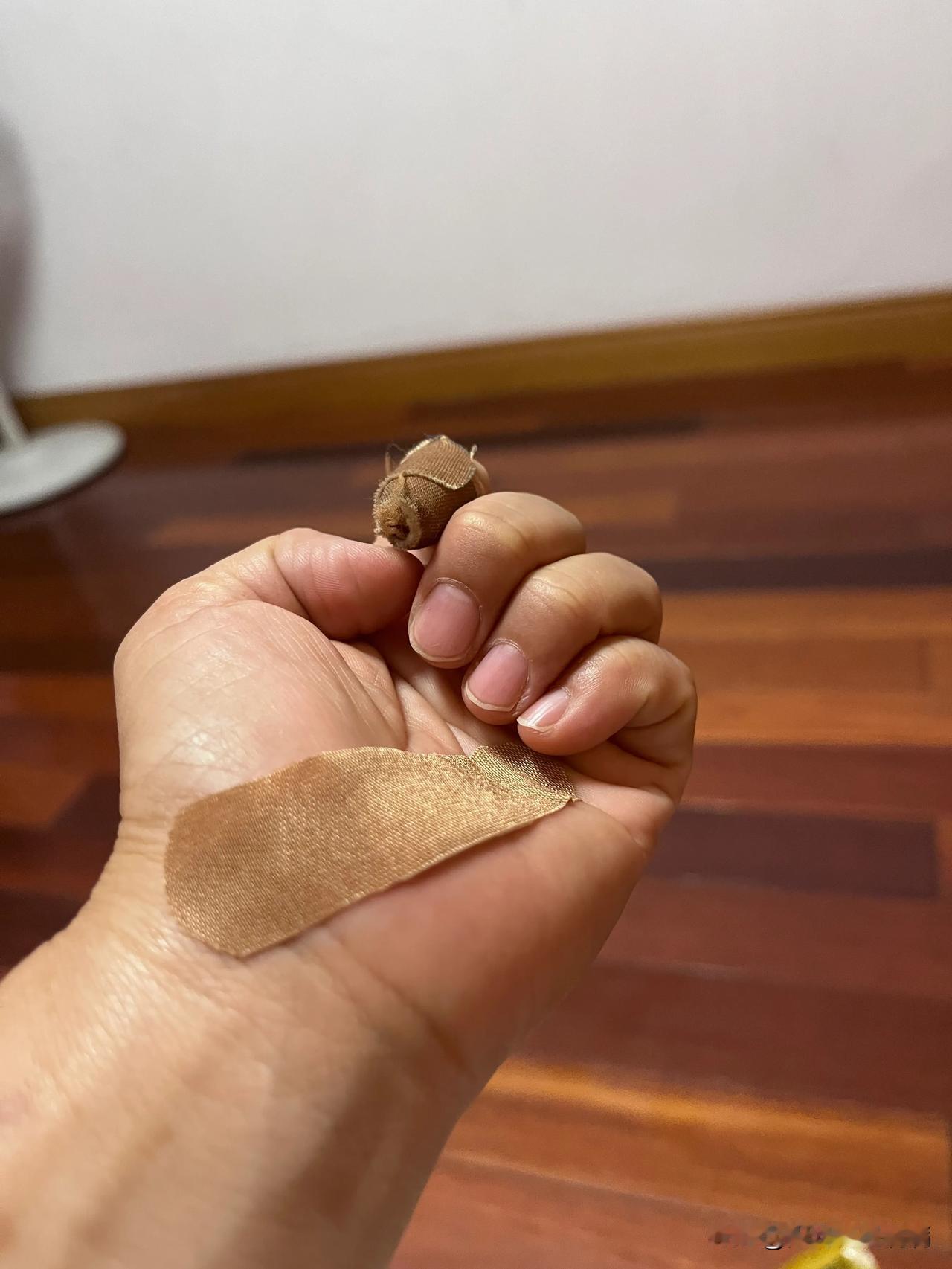 记录我家多动症儿童的日常。
今天早上我们母子两个又各自生气责怪抱怨去学校了。
早