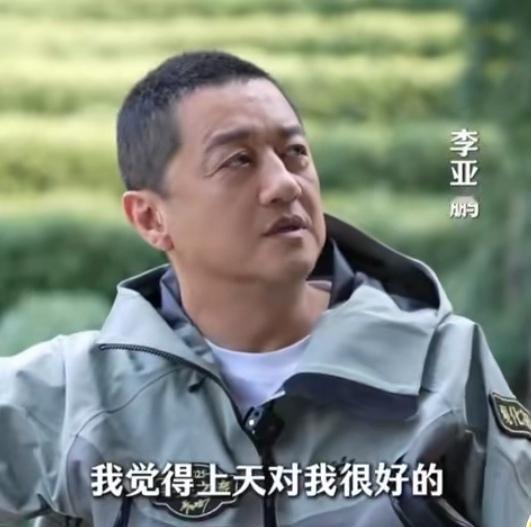 李亚鹏接受采访时说，“绝地当中，还能坚持自己的方向就可以了，这就是价值观的不同。