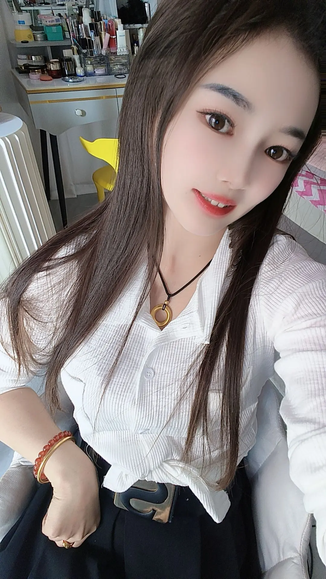 有人希望你漂亮，有人希望你懂事，但有的人他只希望你开心！