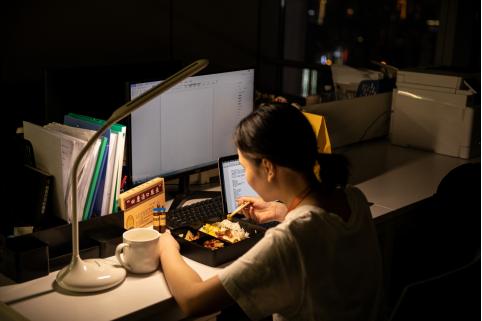 腹泻型肠易激综合征是怎么回事？教你来预防

肠易激综合征，是一种以长期或反复发作