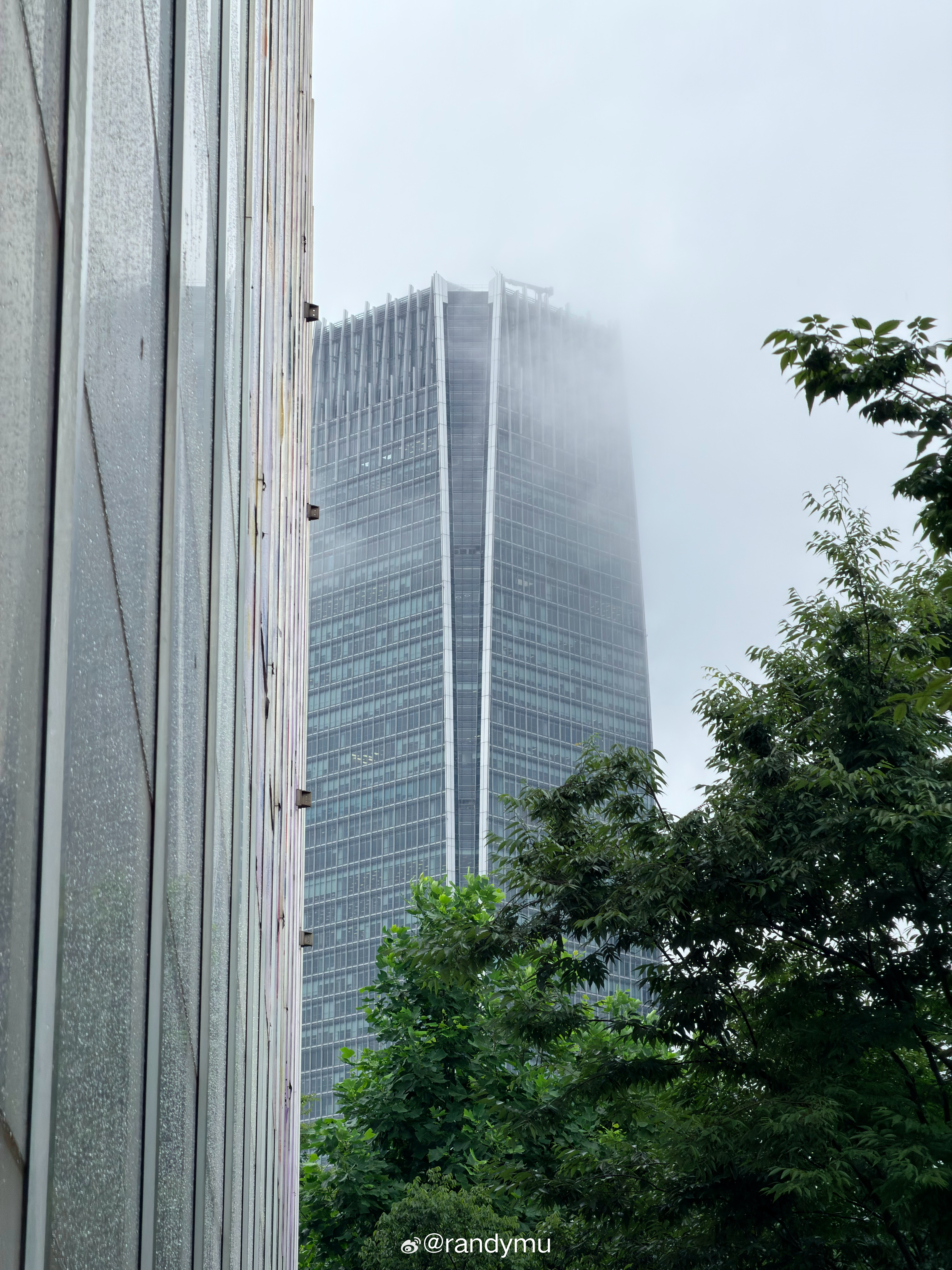 雨终于小了☂️ 