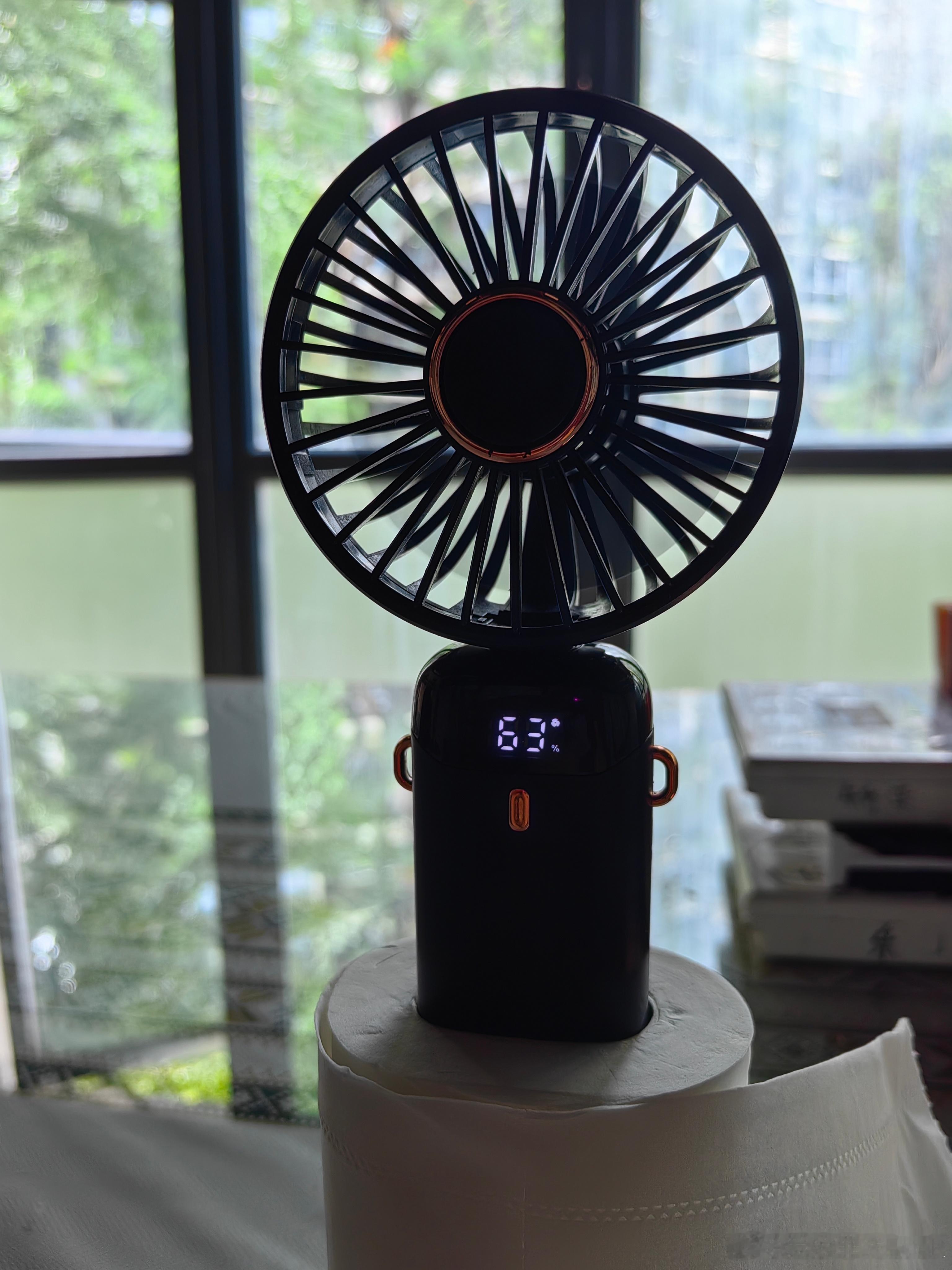 嘻嘻嘻…自制小风扇底座，解放双手[嘻嘻][嘻嘻] ​​​