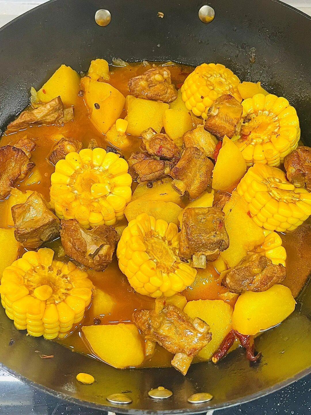 土豆玉米炖排骨！🔥拌饭一绝！！太好吃啦🔥