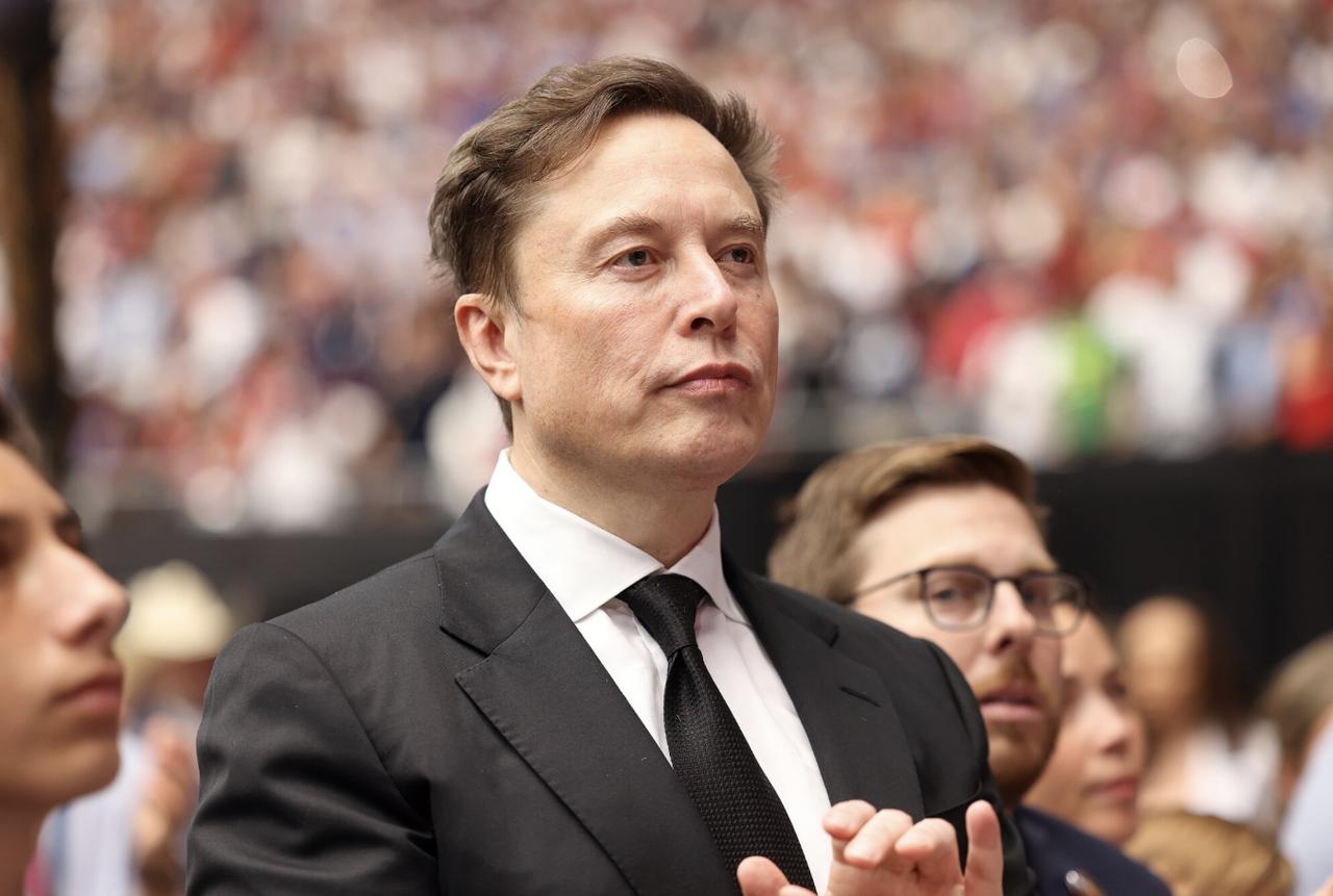 SpaceX上市后马斯克的净资产将突破万亿美元大关
彭博社爆料，SpaceX准备