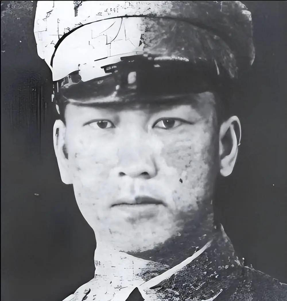 1949年大势已去，国民党将领大多选择死战或起义。唯独120军军长周嘉彬，走出了