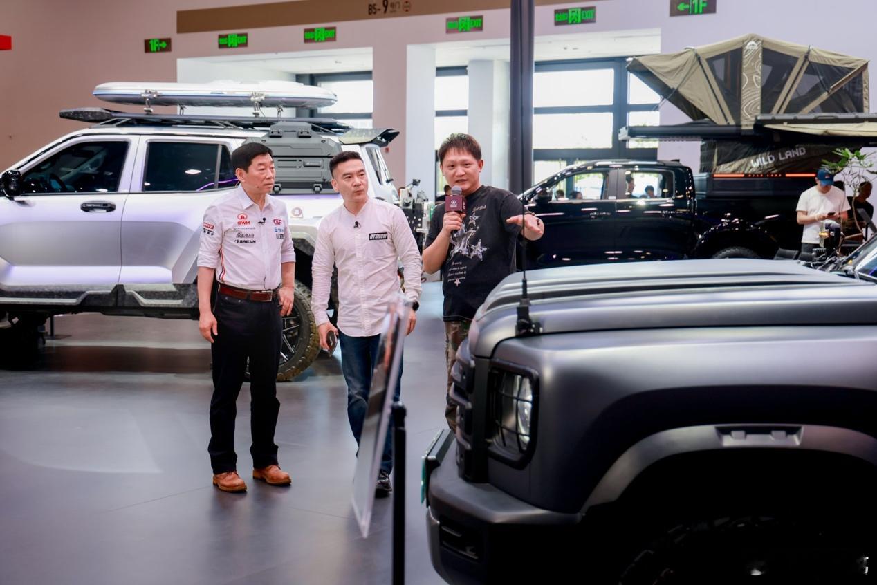 北京车展还在继续，长城魏真劳模又直播一场有关汽车改装活动。长城以"契约"为名，将