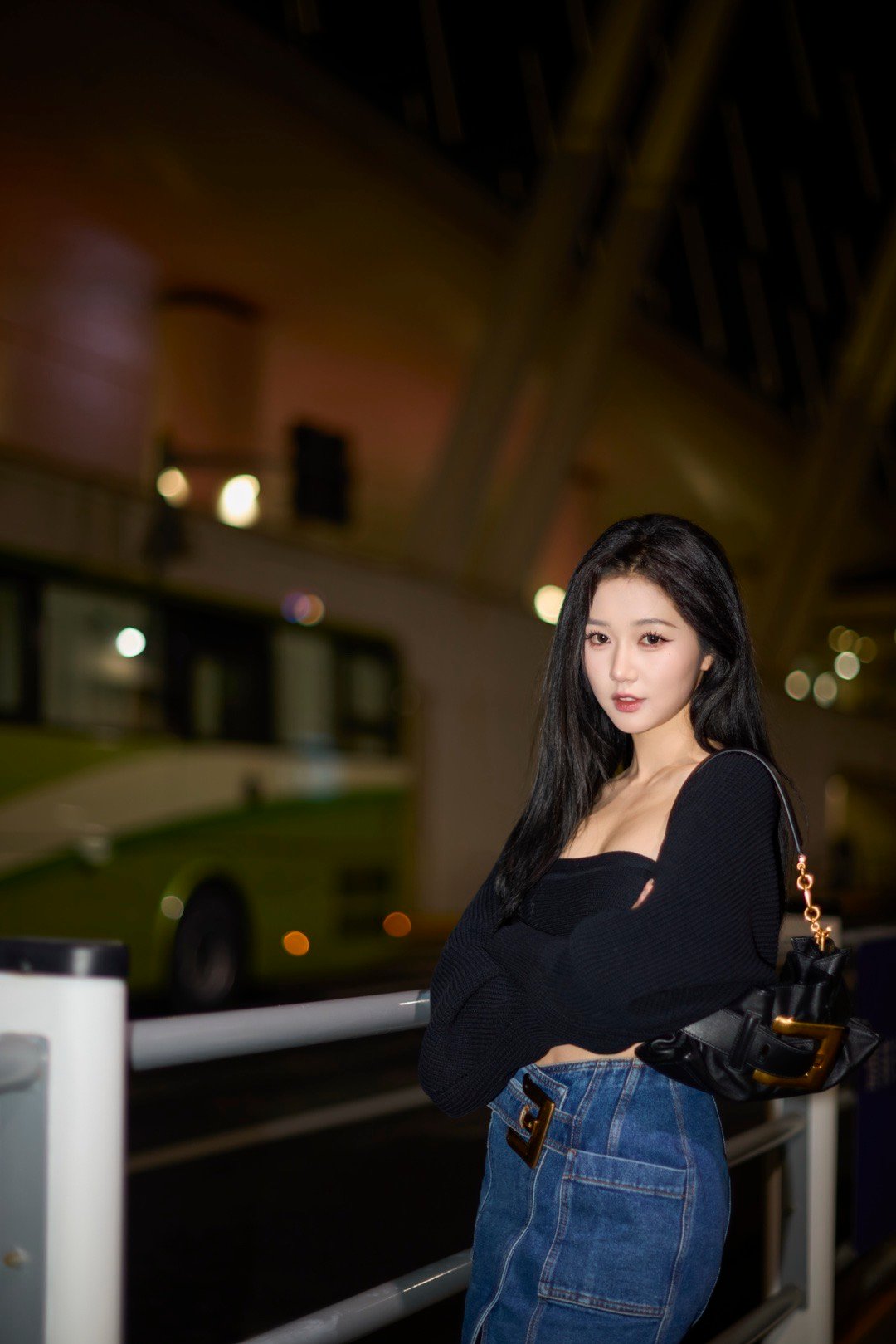 巴黎之行行程单：BALMAIN + ELIE SAAB。岳雨婷出发图来了，状态在