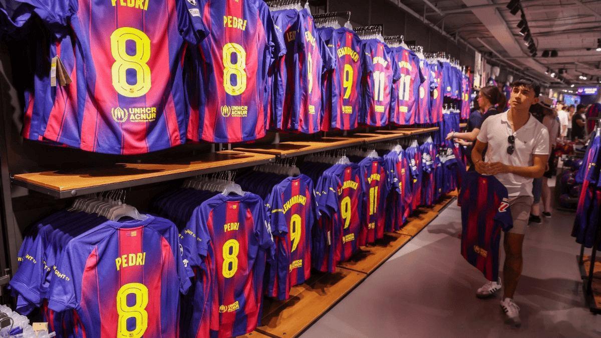 这才是顶级豪门的排面！⚽巴萨国家德比再掀狂欢热潮，门票收入狂收1640万欧，创下