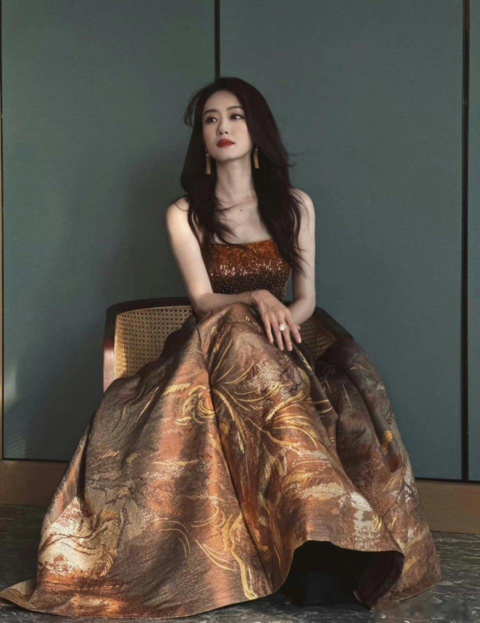 张小斐这妆造绝了 团队太会干事了 ​​​