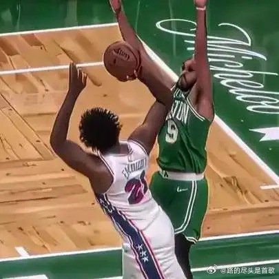 《抢七大战恩比德这都什么投篮姿势？NBA季后赛篮球体育》这是一个你不想错过的视频