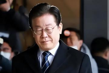 尹锡悦“纵放案”一审被判无罪，韩国这场政治清算大戏远没到落幕时候
首尔中央地方法