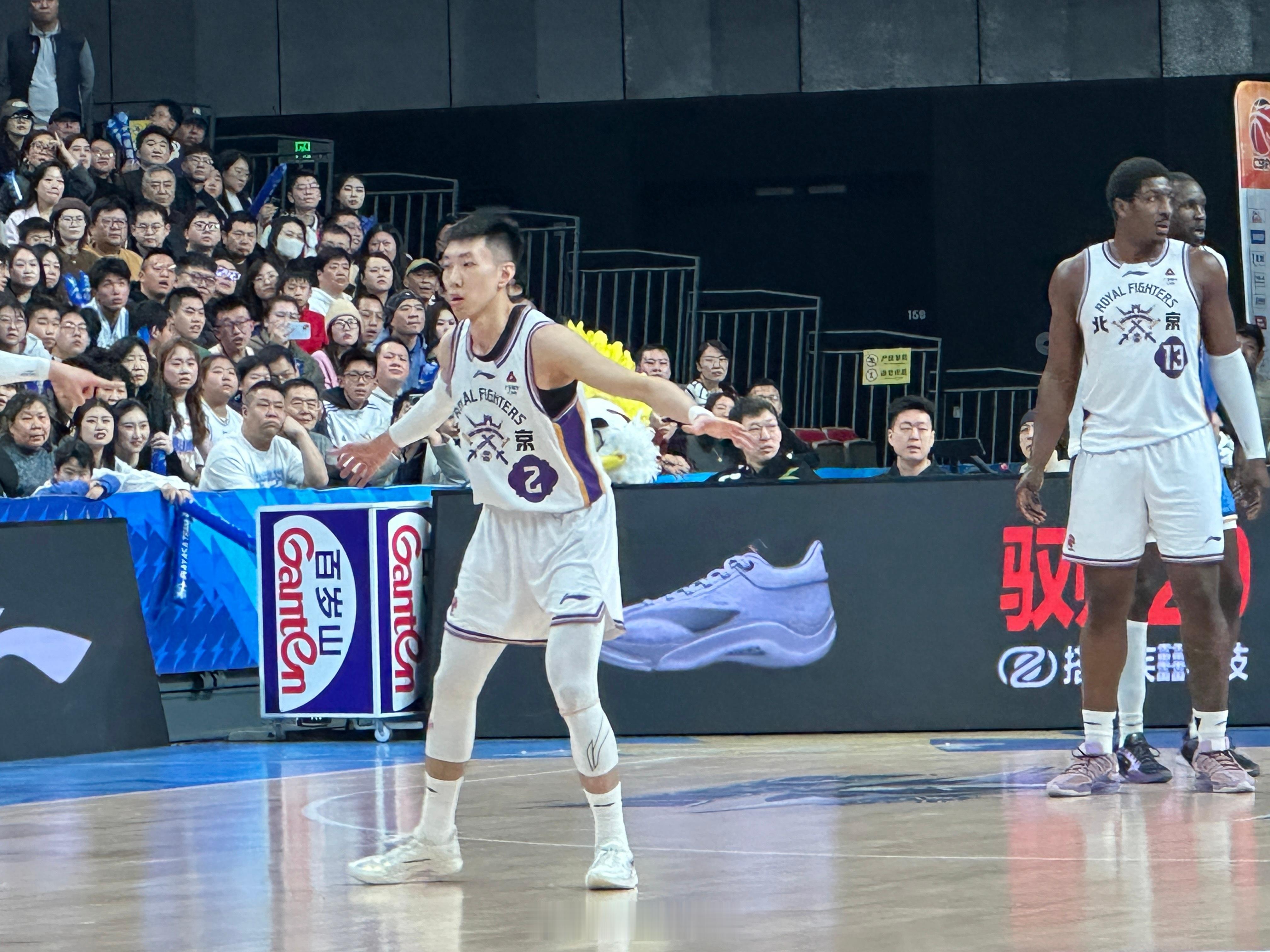 北京男篮vs北控男篮 琦琦来了 北京·首钢冰球馆