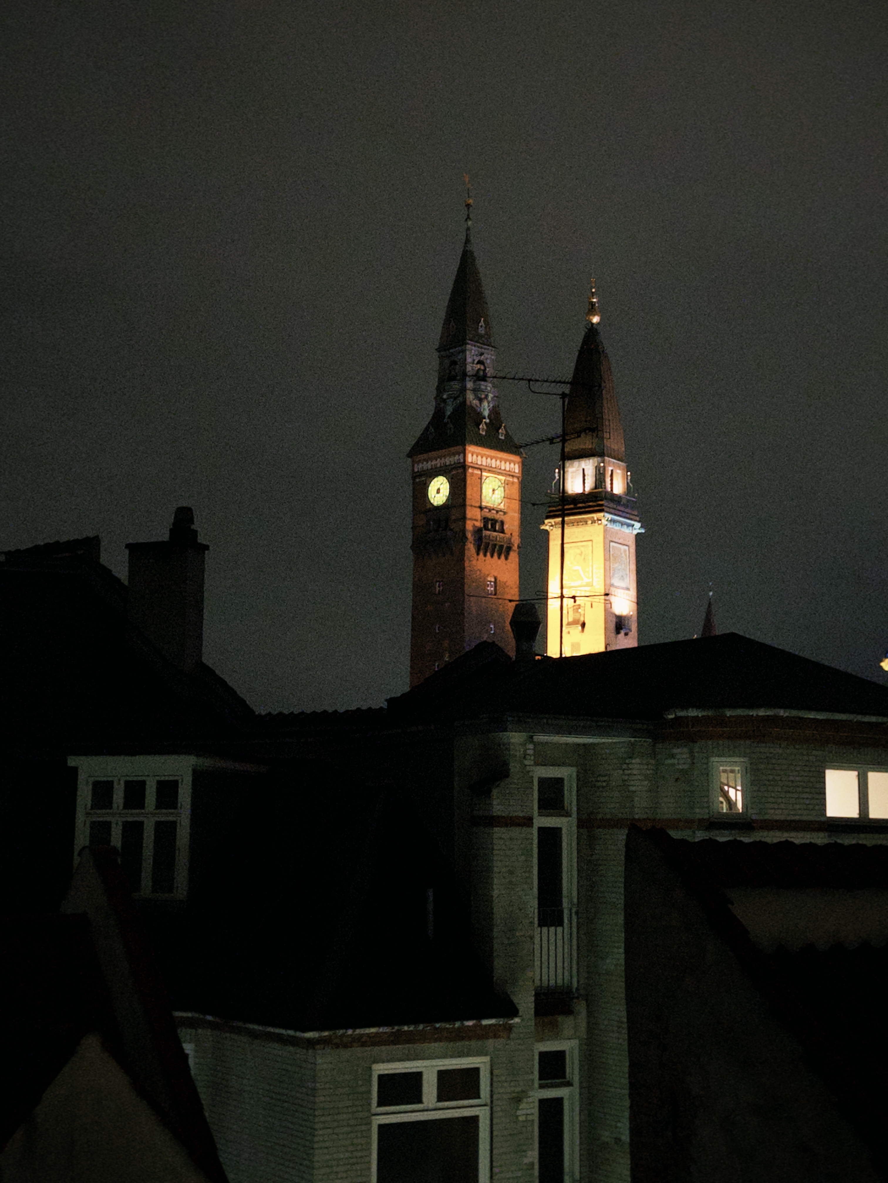 丹麦🇩🇰哥本哈根，有点阴冷，咱们住的民宿楼顶风景还不错 ​​​