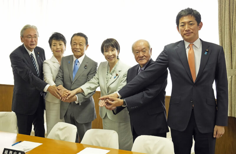日本在野党对自民党新总裁高市早苗的人事安排提出强烈批评，指责其重用涉黑金丑闻议员
