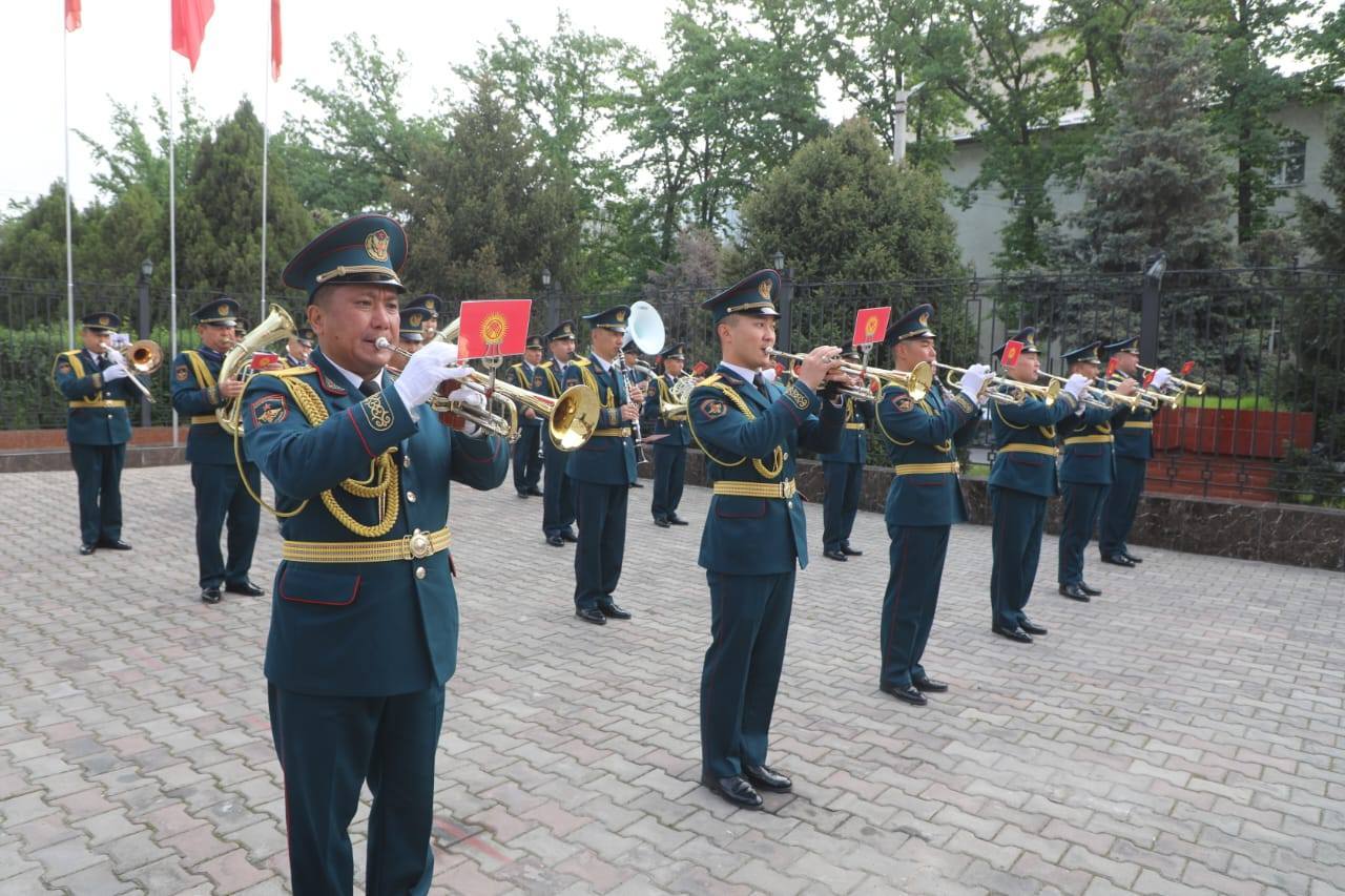 董军 上海合作组织成员国国防部长会议将于4月28日在比什凯克举行，在此次会议召开