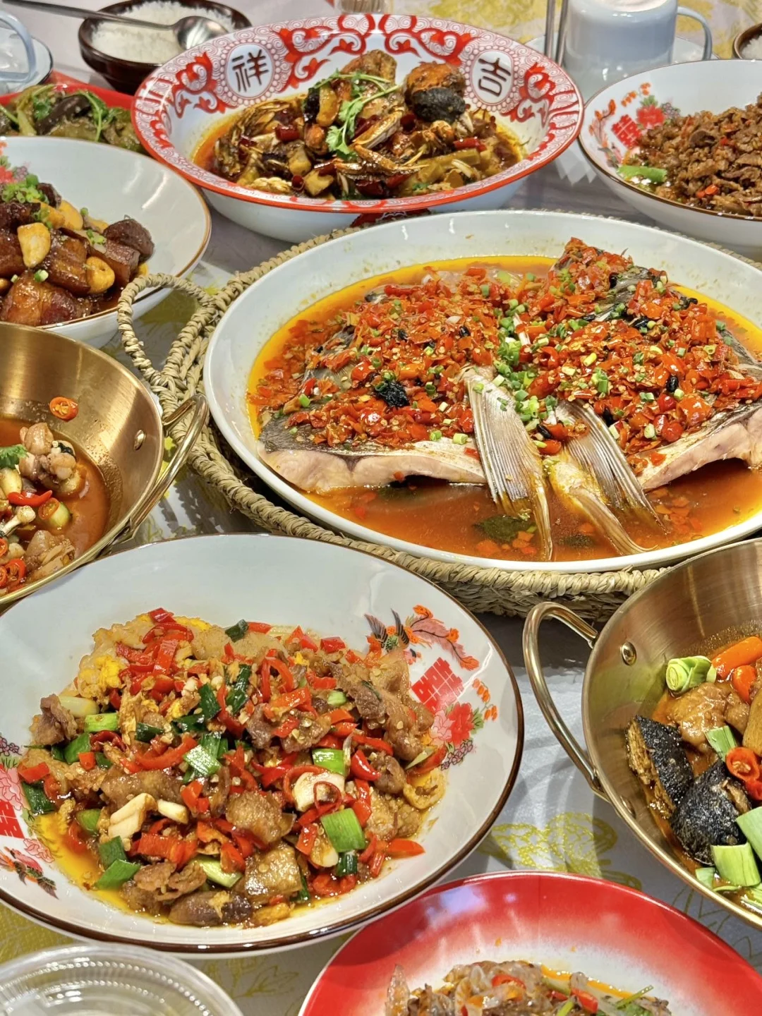 唐山这家新开的湘菜馆也太那个了吧……