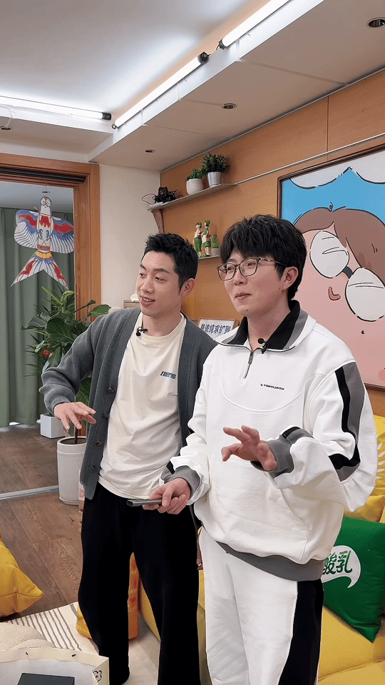 #许昕毛不易像我这样的人直拍##许昕 我肢体表现有点过于像原唱# 真的是还挺有意