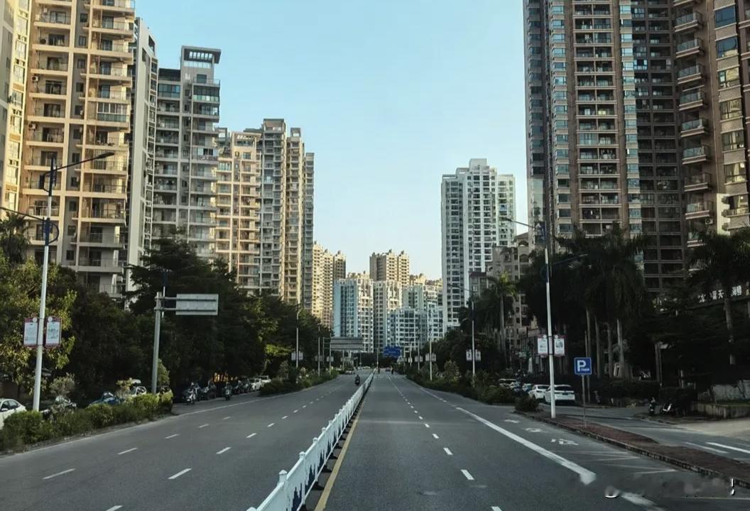 对我来说，出门旅行住车里不是“能不能接受”的问题，而是“愿不愿意尝试”的新鲜体验