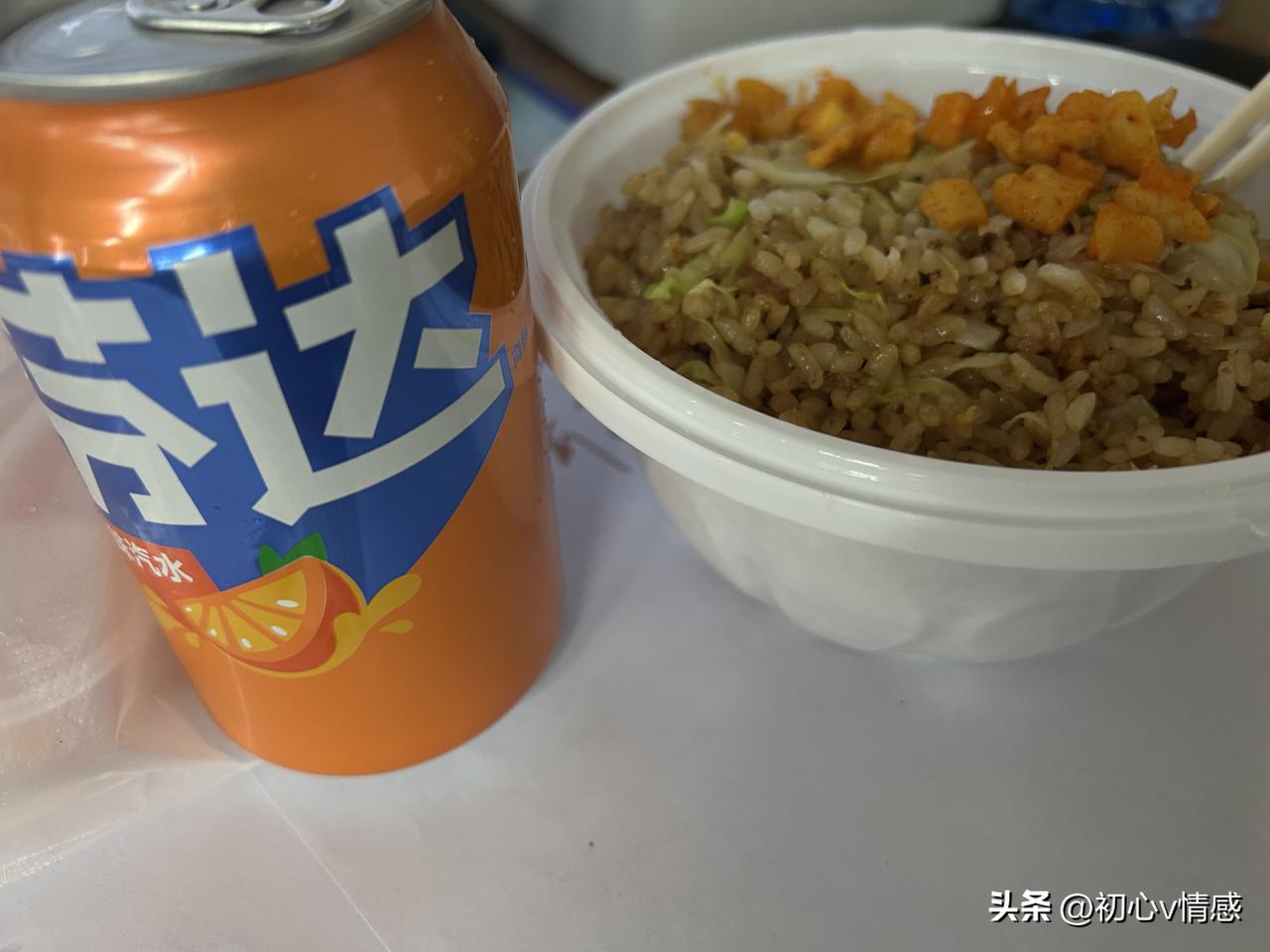 岁岁风调雨顺，请赐下联