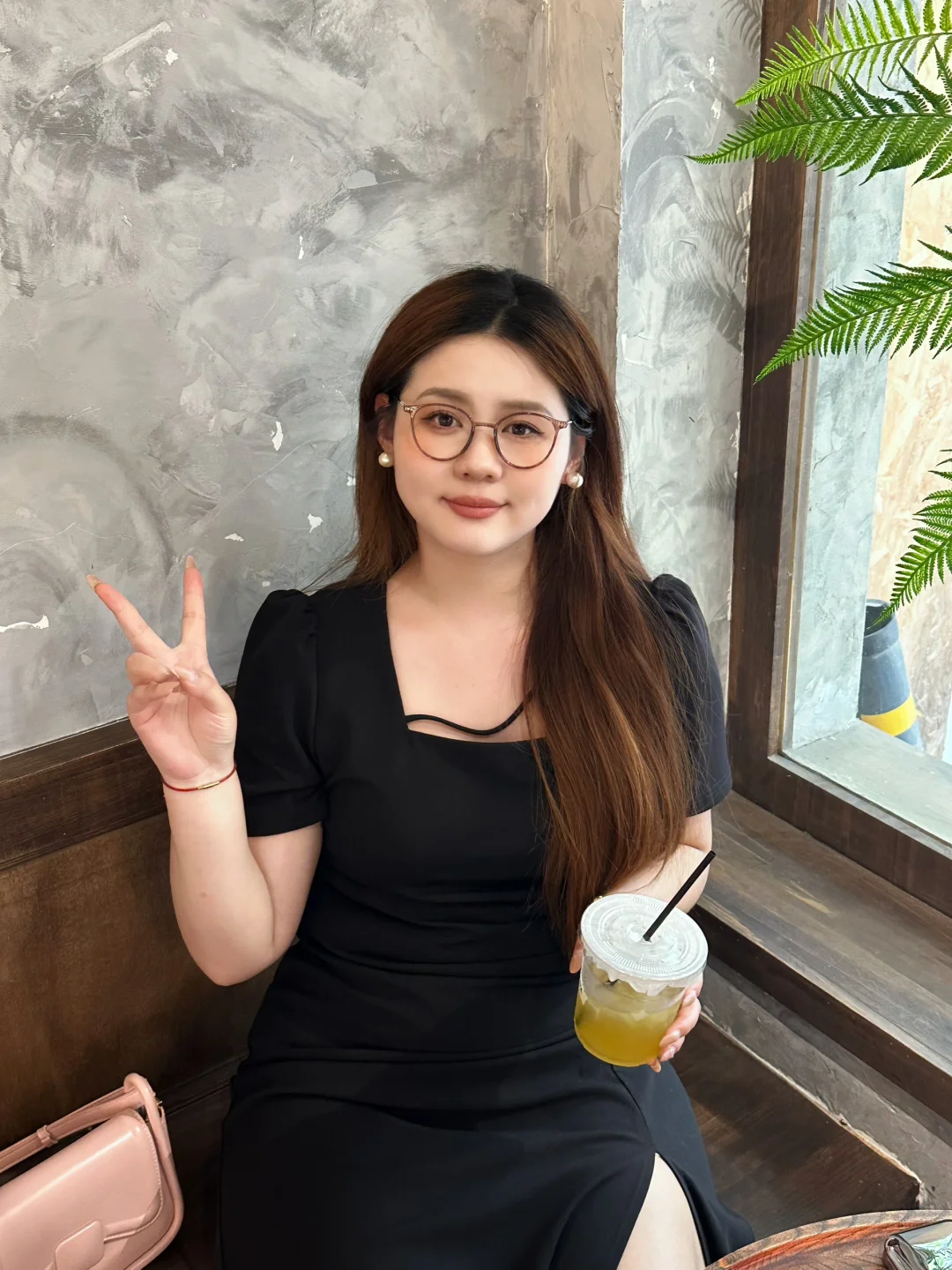 微胖穿搭|🥂好显瘦的小黑裙！简约气质～