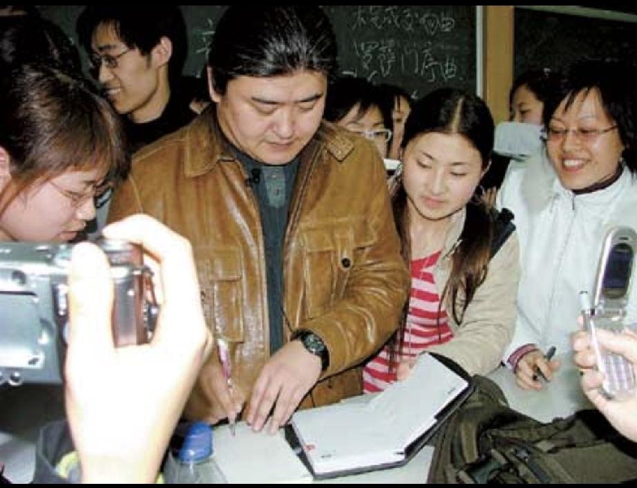 刘欢在大学讲授《西方音乐史》时，可谓一座难求。
刘欢的父母也曾是中学老师。
刘欢