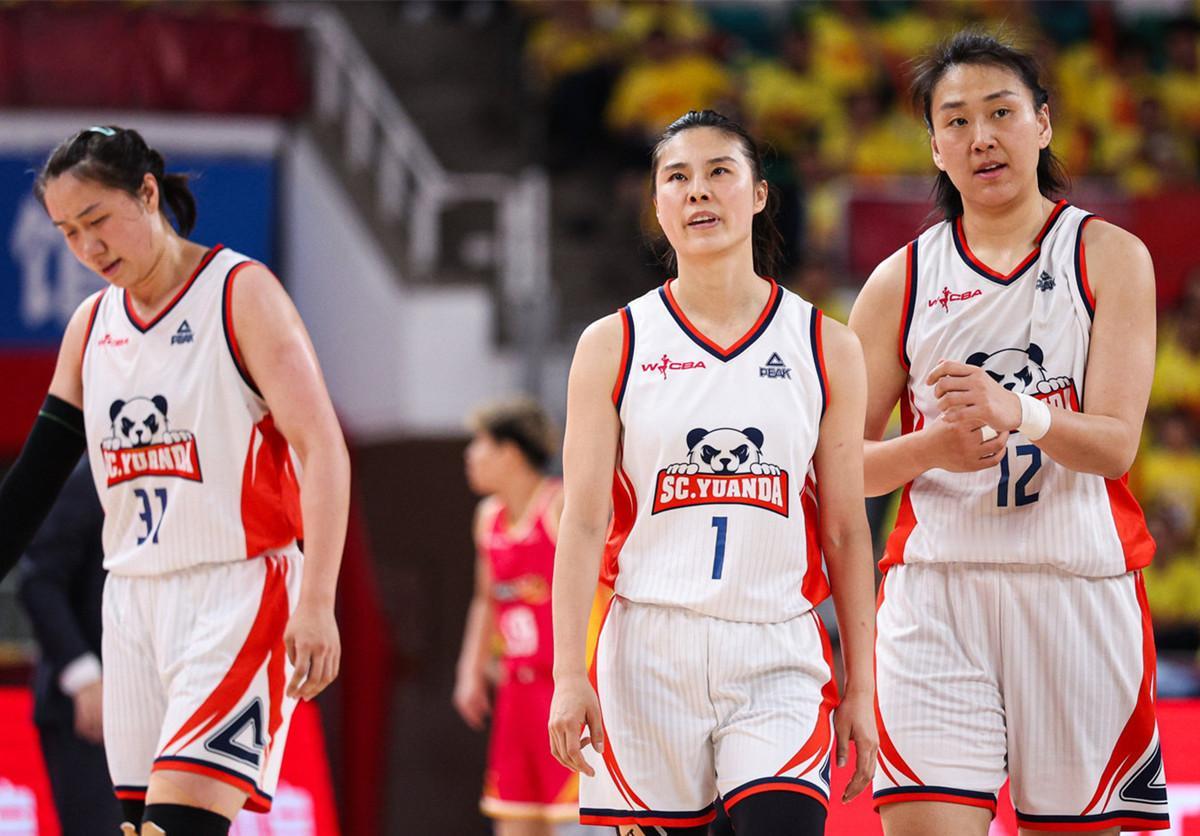 超级大爆冷，四川女篮74-65击败山西客场夺冠！
北京时间4月25日，WCBA总