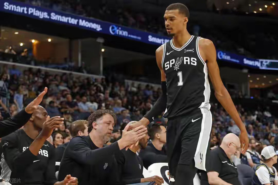 西部格局剧变！四场名场面上演，NBA季后赛卡位战进入白热化🔥北京时间2026年