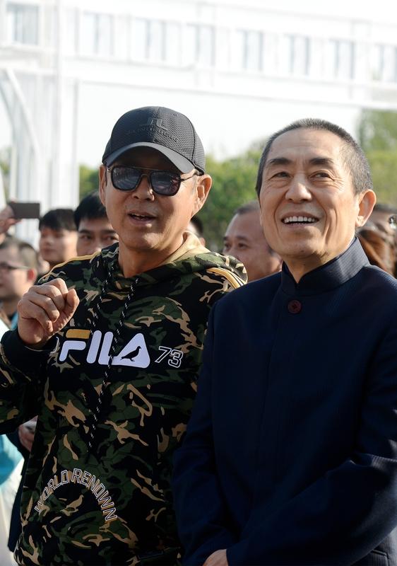 张艺谋主导下的金鸡奖争议 第38届金鸡奖落幕，争议却不少。《好东西》成大赢家，拿