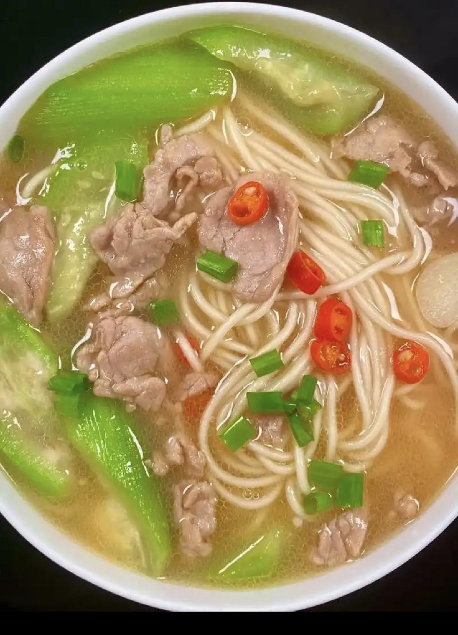 昨天晚上，两个孩子说想吃汉堡炸鸡做晚饭，晚饭不想吃了，我想偶尔吃一次没事的，就给