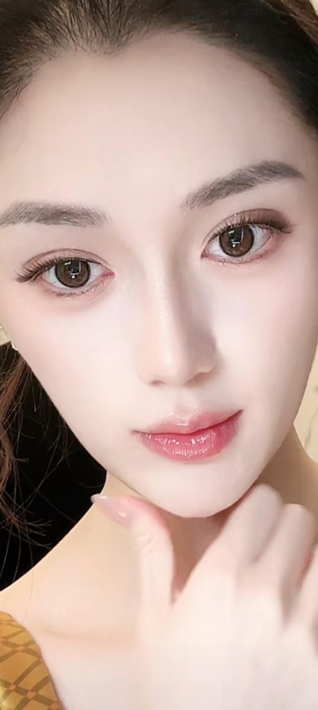这是一位素颜美女，好美！