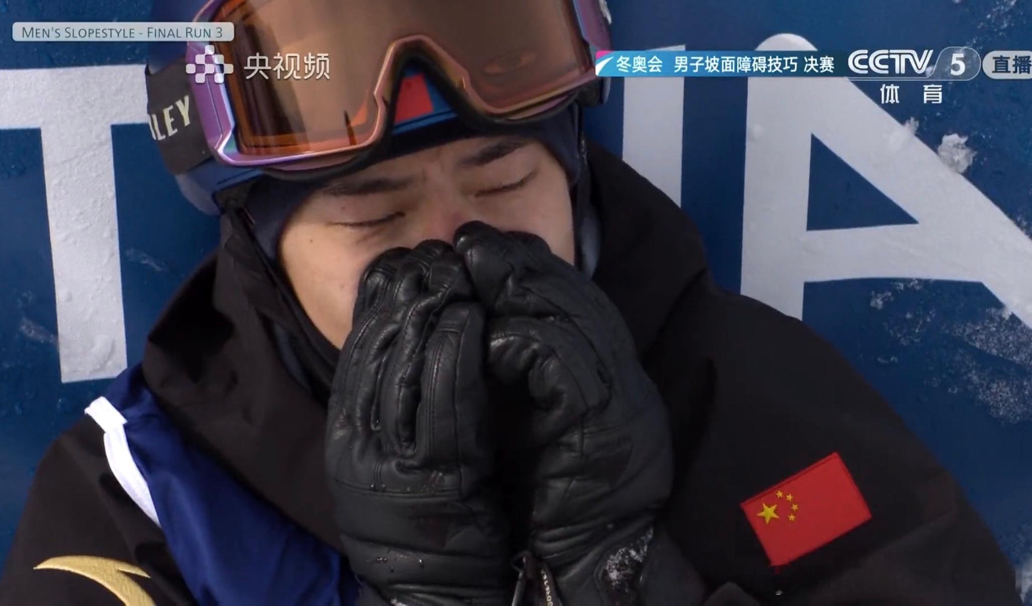 苏翊鸣22岁生日冬奥夺金唱完国歌唱生日歌㊗️小苏夺得金牌！也㊗️小苏生日快乐苏翊