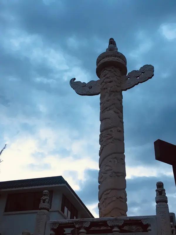 老了，真正的底气不是儿女孝顺，也不是人情世故，而是自己实实在在拥有的东西。
邻居