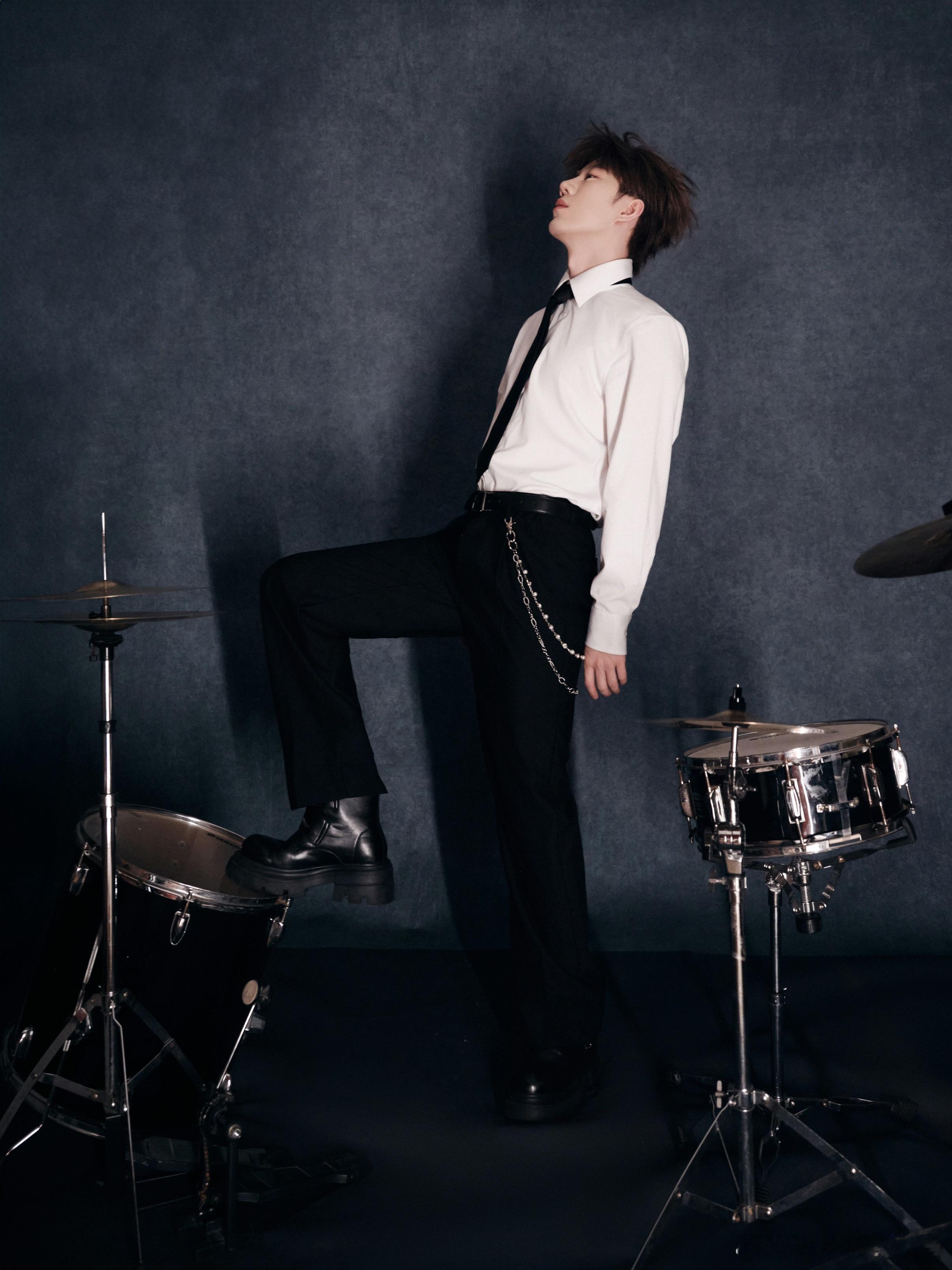 鹭卓也看网传瓜😜内娱冲浪达人鹭卓上线！追综艺不忘看爆料，直接预判嘉宾阵容，这波