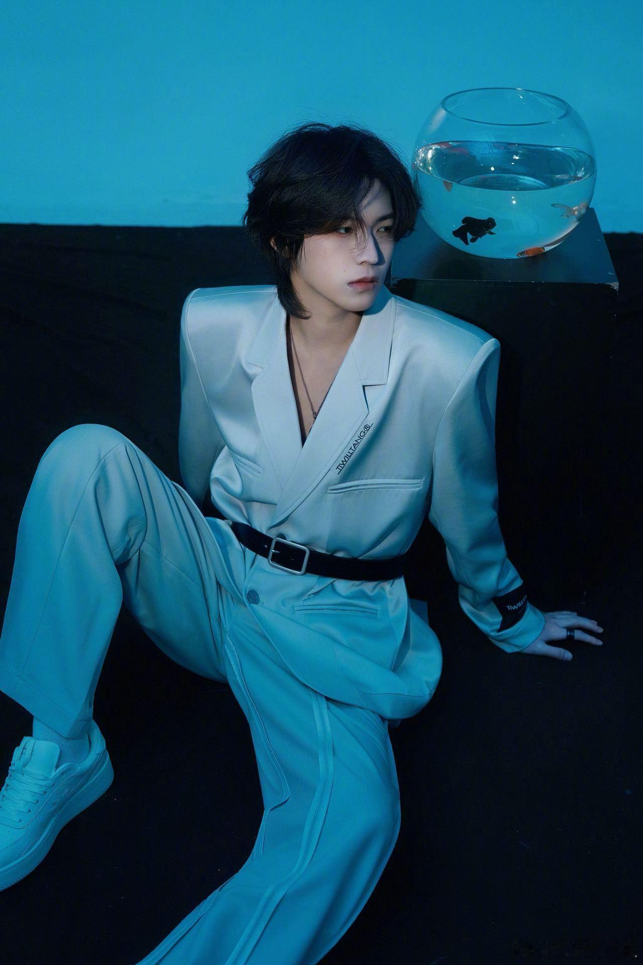 李希侃520氛围感情歌哦我忘了 李希侃虐心单曲《哦 我忘了》上线！夏日清风徐徐吹