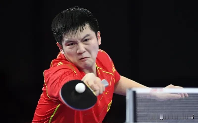 2026WTT重庆冠军赛的赛场，19岁国乒小将温瑞博一战封神。世界排名第27位的