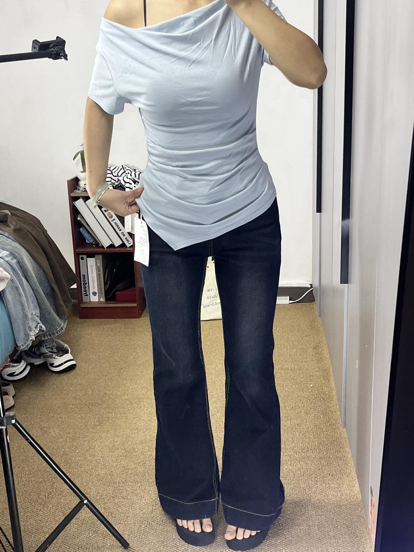 谁说梨形身材不能穿紧身裤的  这个不梨形都穿不出这个感觉😚