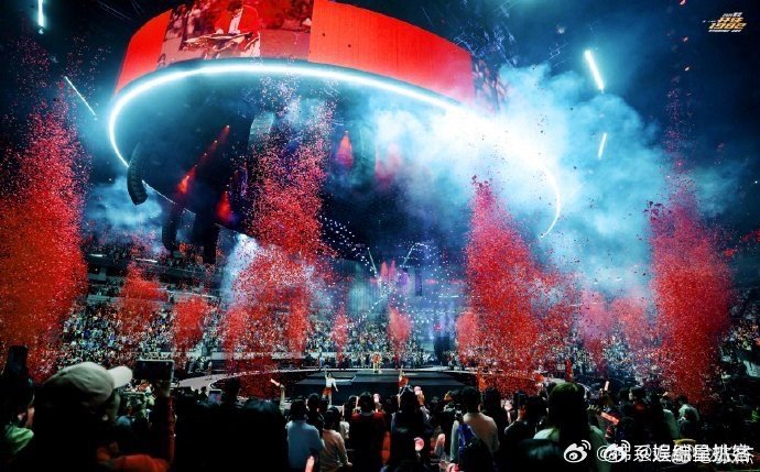 张杰张杰十年再唱变形金刚Torches 张杰未LIVE巡回演唱会 变形金刚经典再