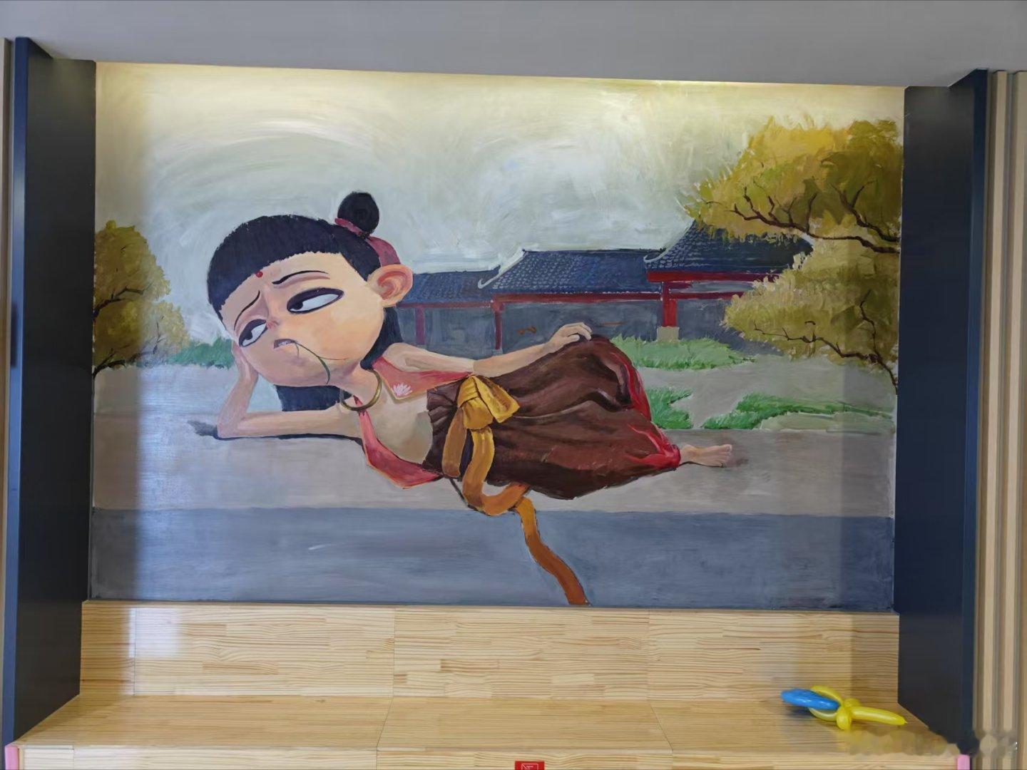 蛇来运转春节档  听听温特怎么说  这影城过道的手绘不错。 