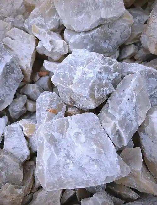 稀土磁铁，看着只是块小金属，真要到了风口上，它比很多人想的都值钱。

最近，大连
