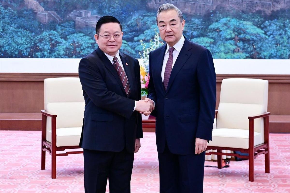 [太阳]不到24小时，泰国就变脸了！7 月 24 日那天，中国提出想帮忙调解泰国