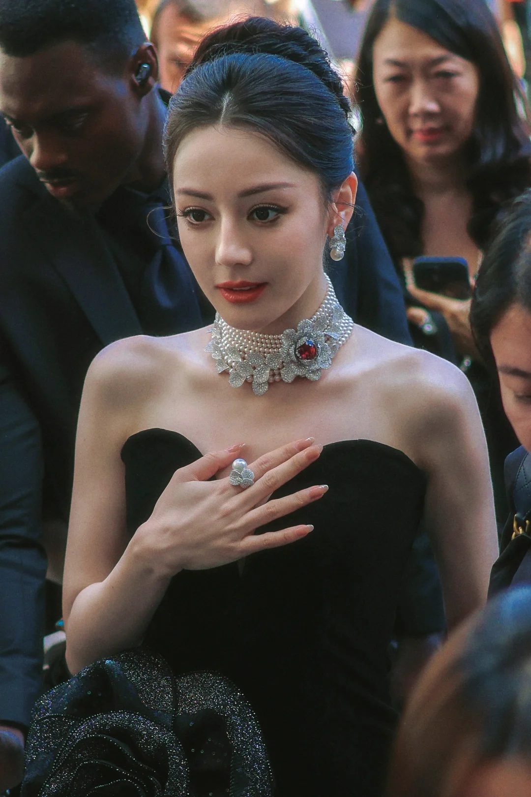 今日份的迪丽热巴，完全女神降临！！