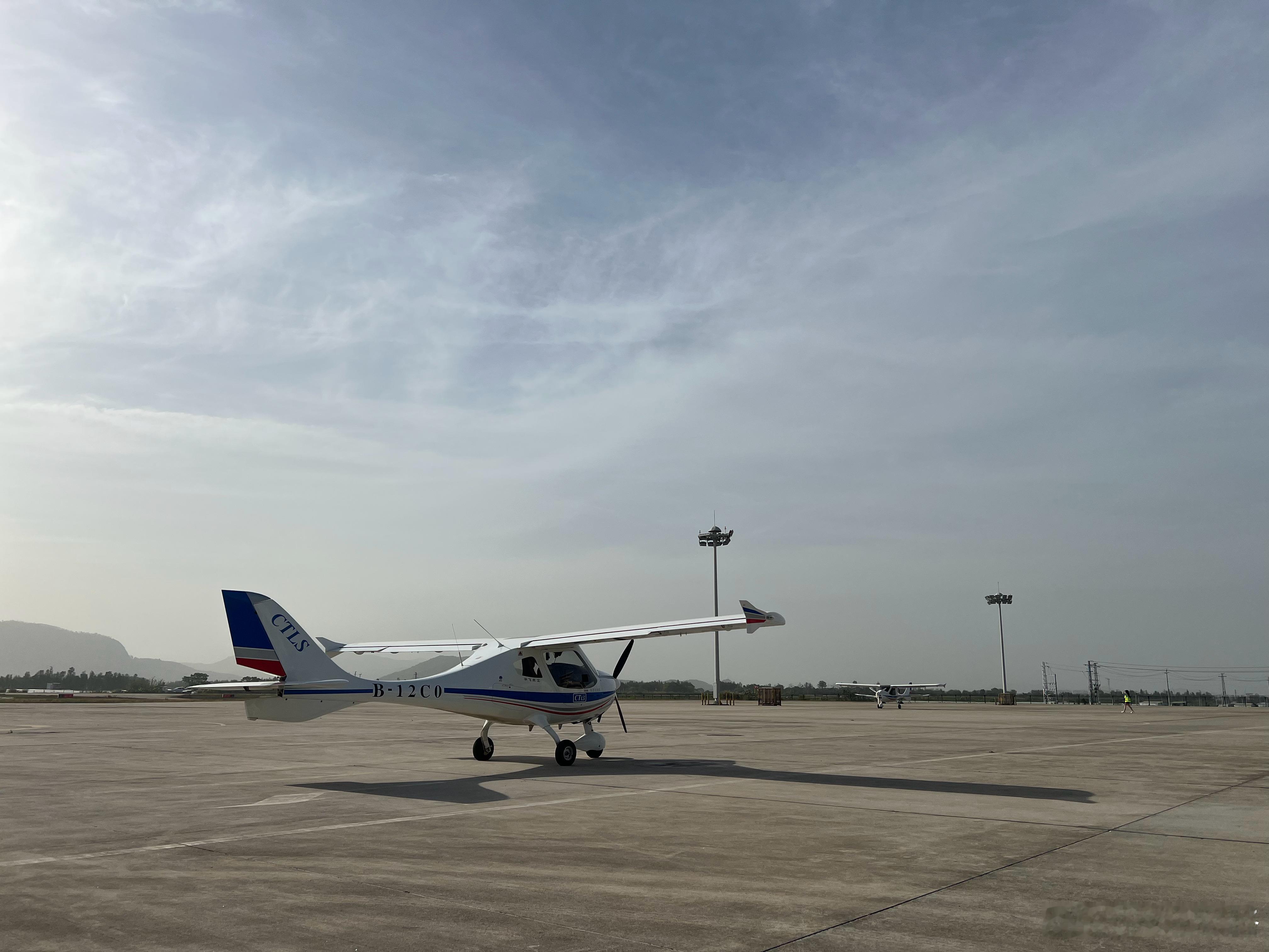 终于等到了周一、精神航空创作计划 ​​​