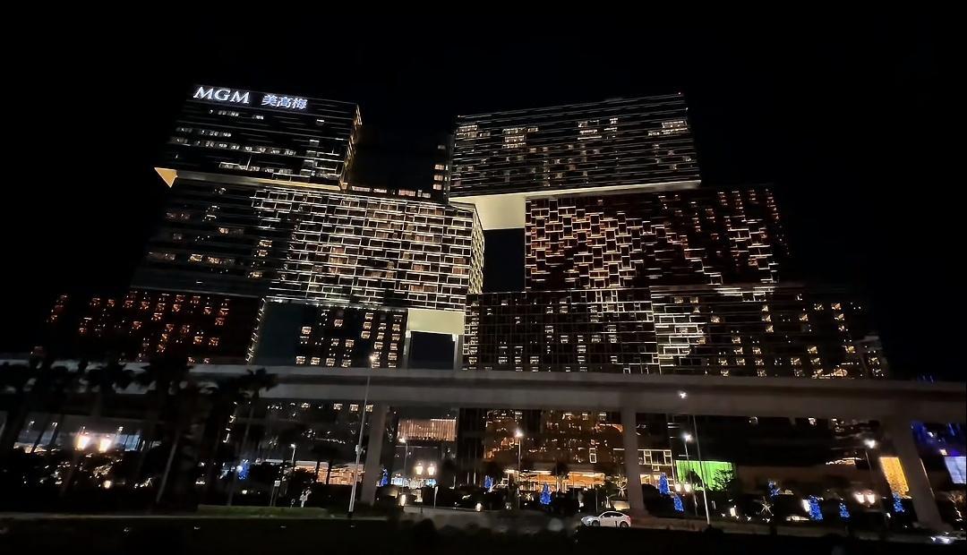 听说美高美酒店一出现狮子，就说明有亿万富豪进场了 ​​​
