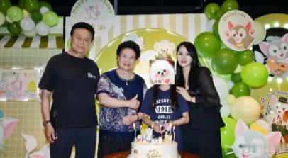 我上周在上海某派对场地做兼职，真没料到网传缺席女儿10岁宴的秦昊，其实悄悄躲在摄
