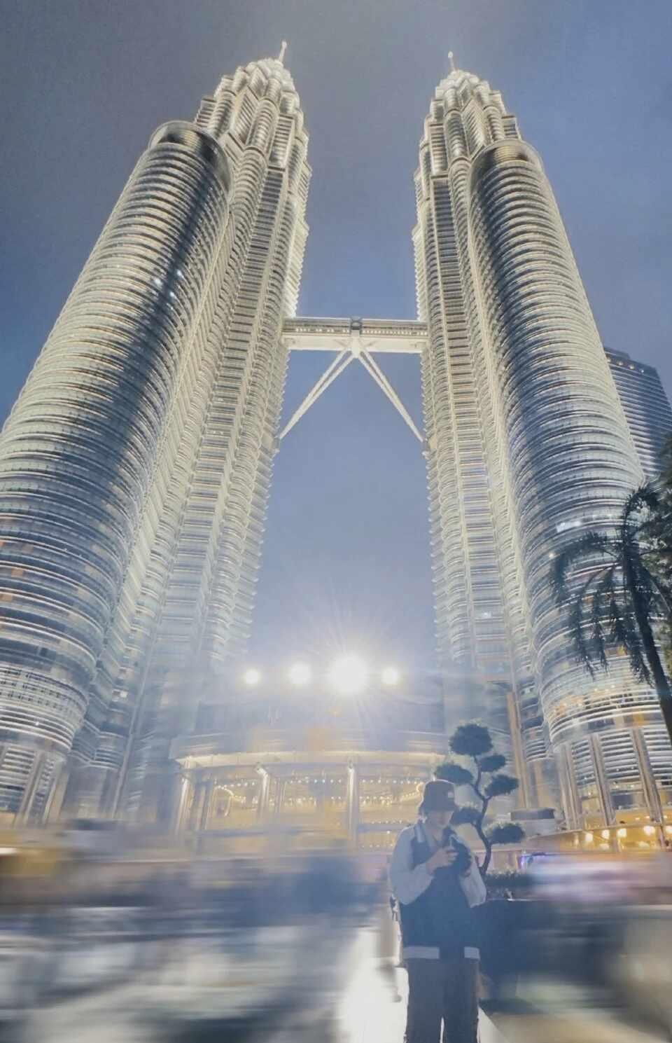 当你的宽带师傅突然闪现在你的城市
看到这几张照片时的心情很奇妙，这次换你看我看过