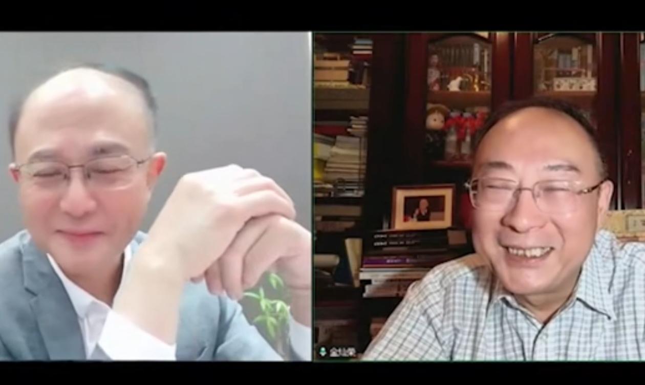 两专家探讨，美国希望中国和全世界打，中国希望美国和全世界打，全世界希望中美打。也
