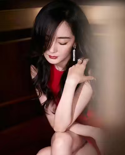 曝杨幂金鹰奖掉提这部年代剧让杨幂完成转型突破，宁绣绣的角色深入人心，剧集口碑热度